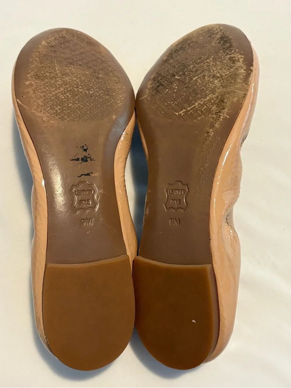Tory Burch Minnie Travel Ballet Flats Nude Patent Leather Gold Logo 9M luxury